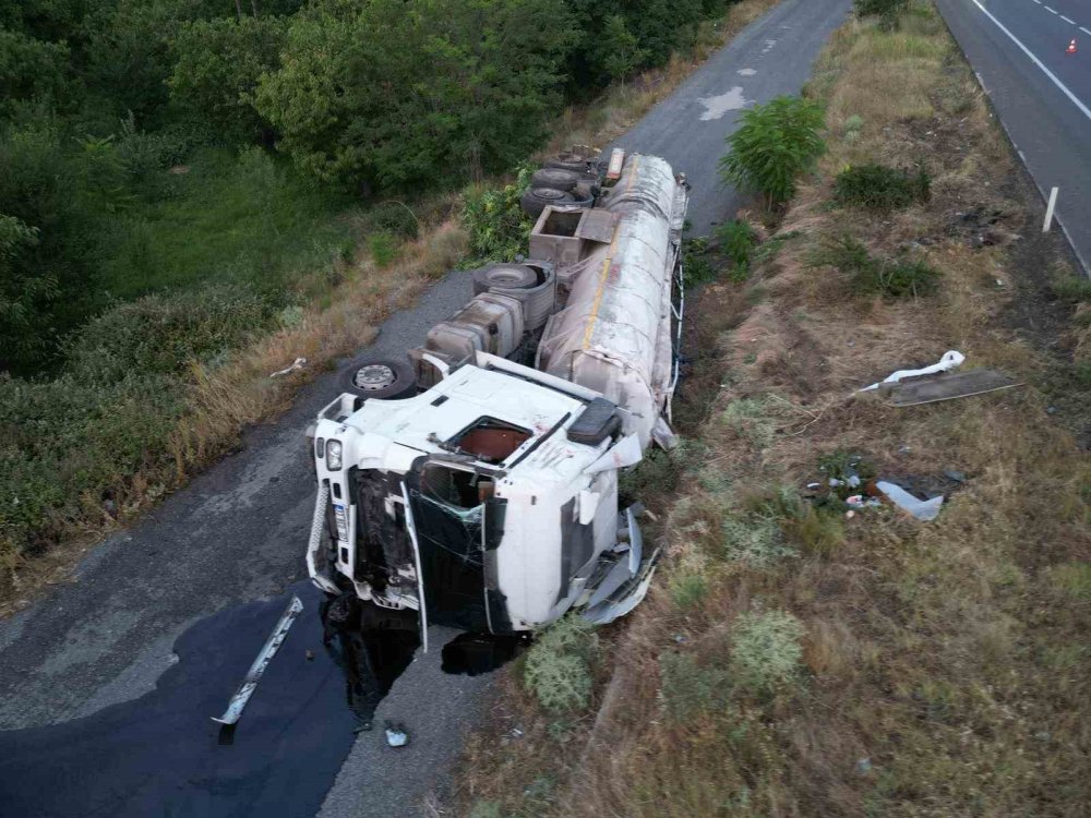 Sıcak asfalt yola döküldü ama kazayla