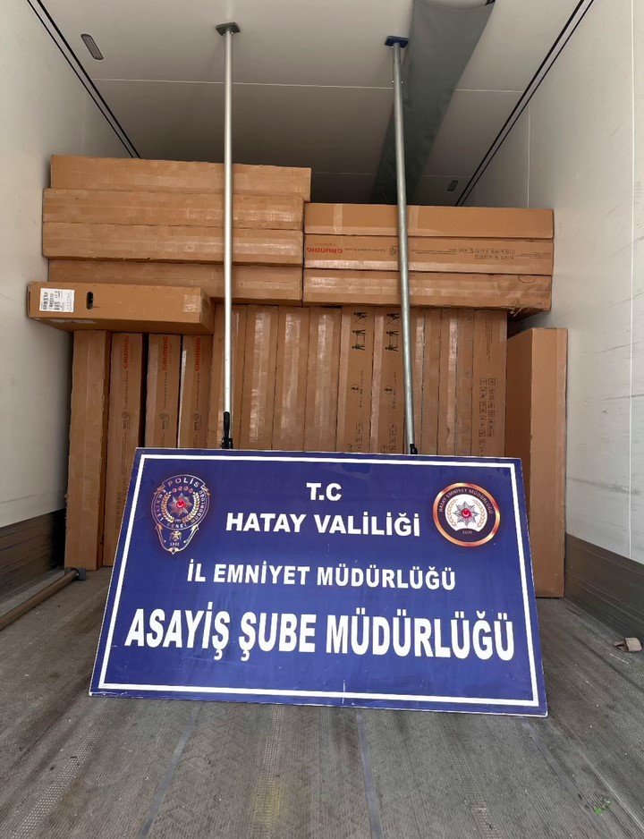 492 adet televizyonla kaçmaya kalktılar