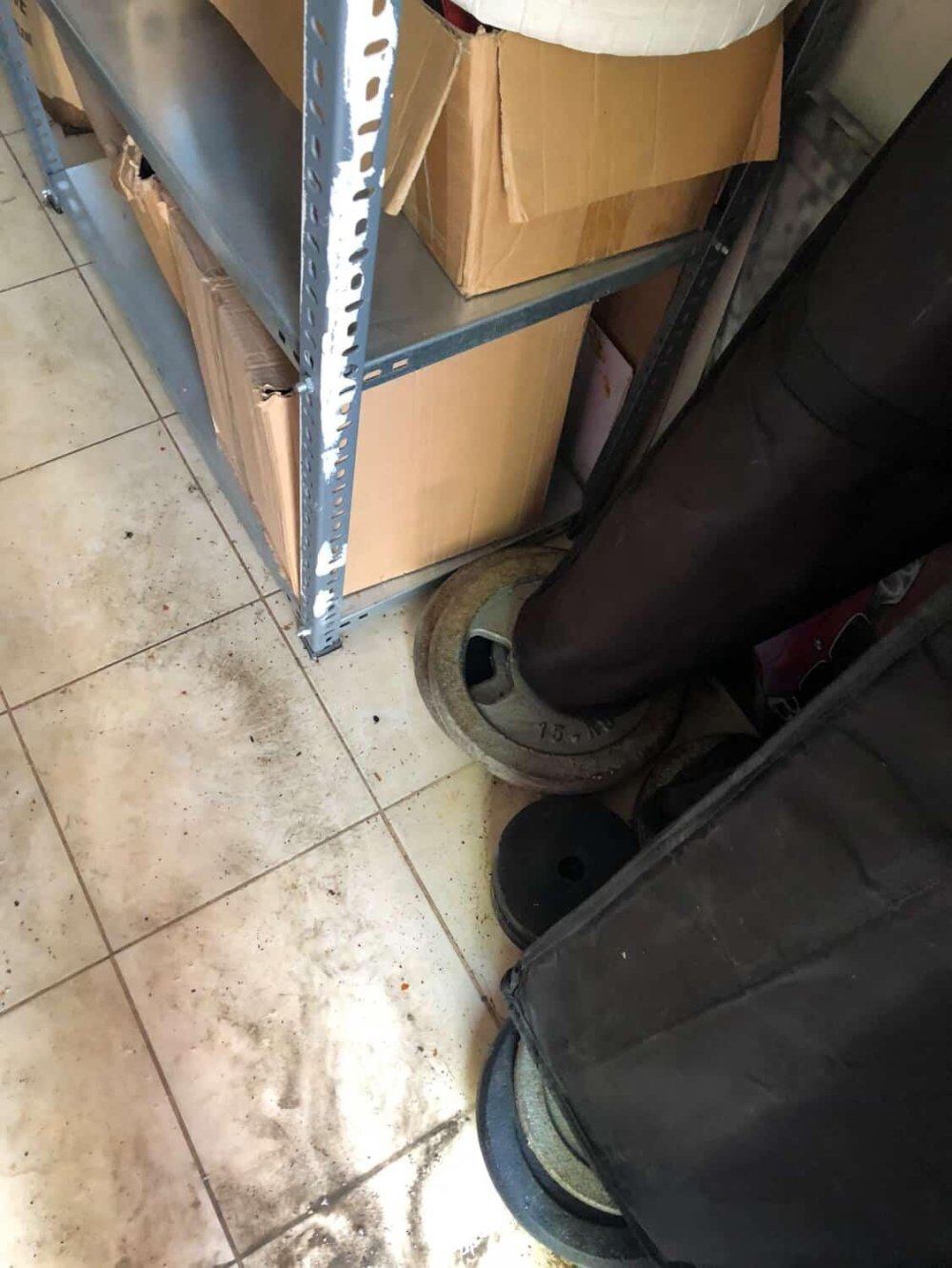 Bir tarafı onarırken, diğer tarafı su bastı