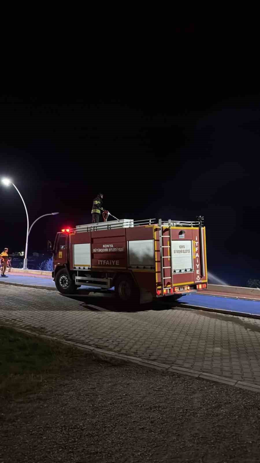 Çocukların attığı torpil yangın çıkardı