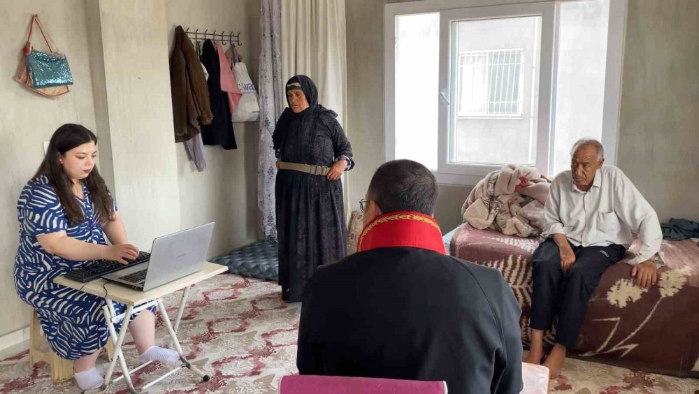 Müşteki mahkemeye gelemeyince, mahkeme eve gitti