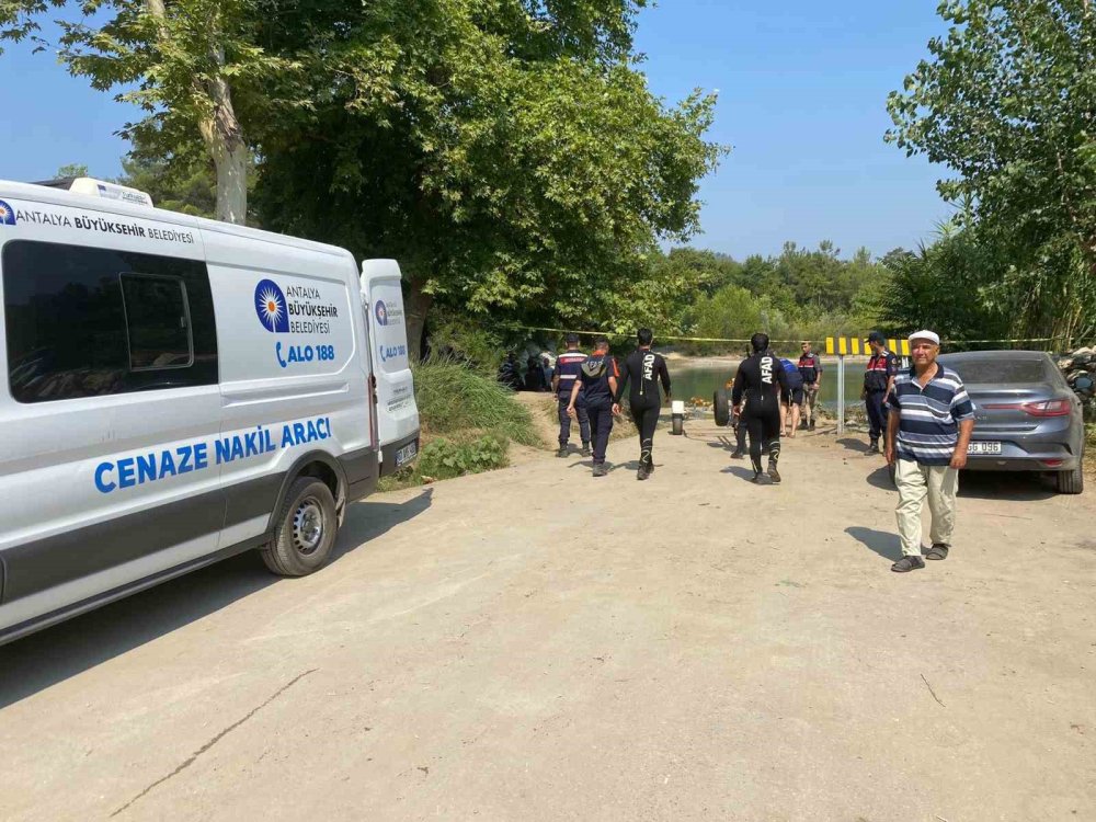 Topun peşinden suya giren liseli Özgür'ün cansız bedeni bulundu