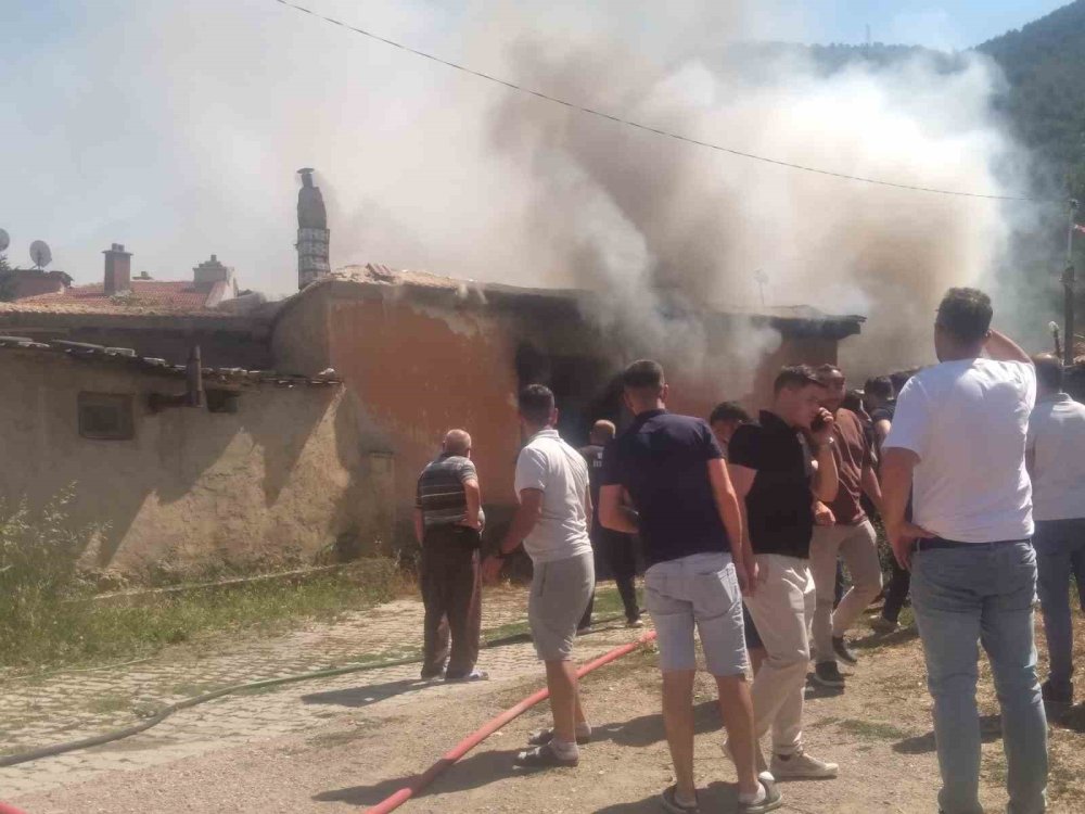Akşehir'de ev yangını can aldı
