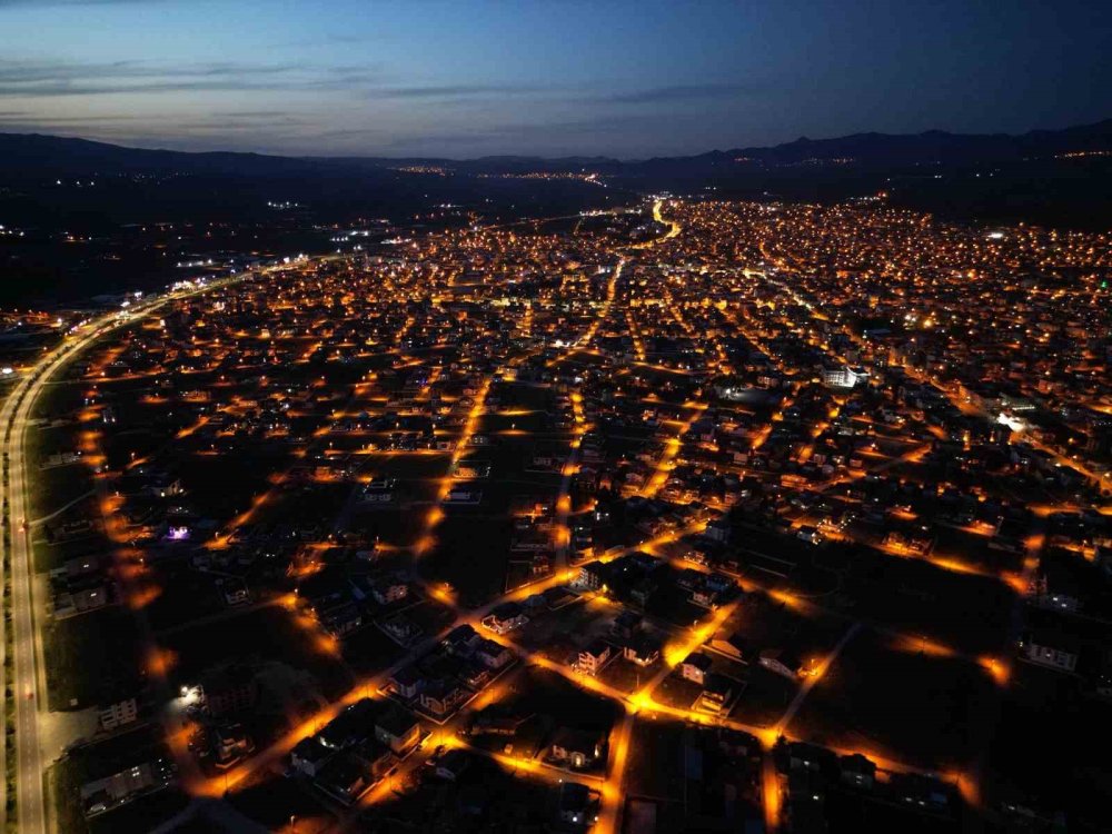 Eber Gölü alarm veriyor: Bolvadin'de 1 metreyi aşan çökmeler görüldü