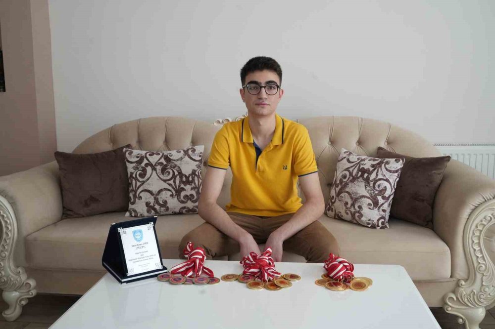 Gençlere önemli öneri: Başarı istiyorsanız telefonu bırakın