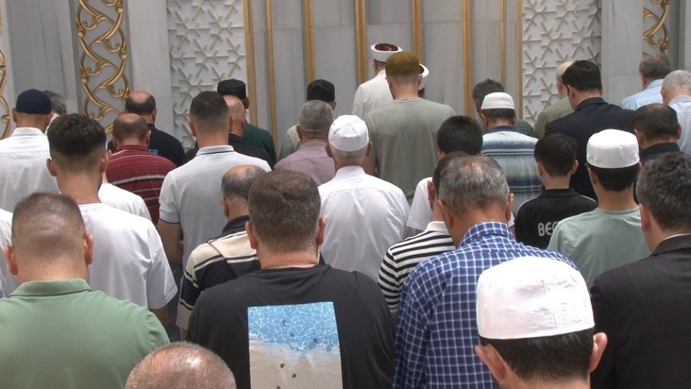 Diyanet'ten orman yangınları için yağmur duası: Sen söndür Allah'ım