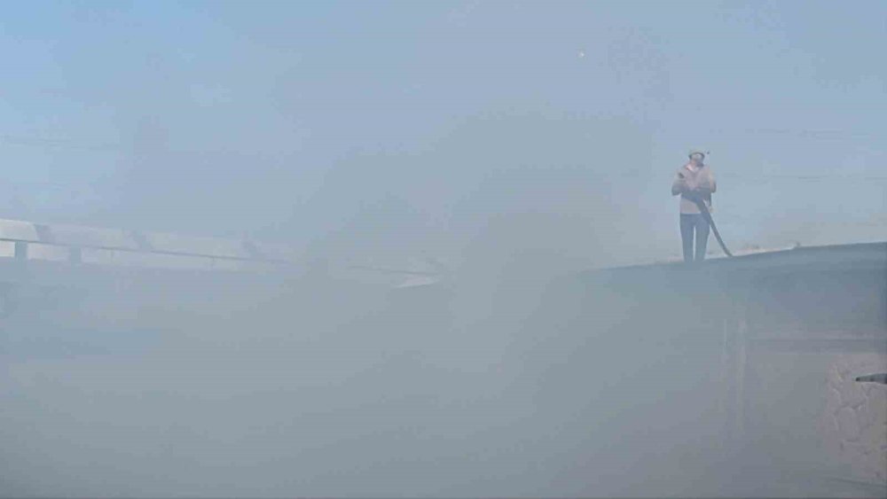 Konya’da iş yerinde yangın paniği: Alevler tahta paletlere sıçradı