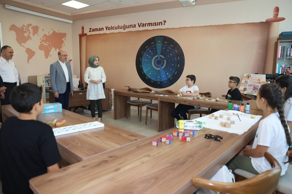 595 Kursiyer 13 Branşta Eğitim Alıyor