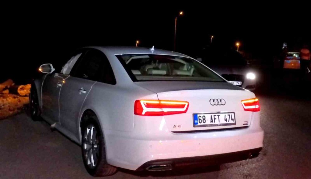 Cana değil mala geldi: Alkollü sürücü aracını hurdaya çevirdi