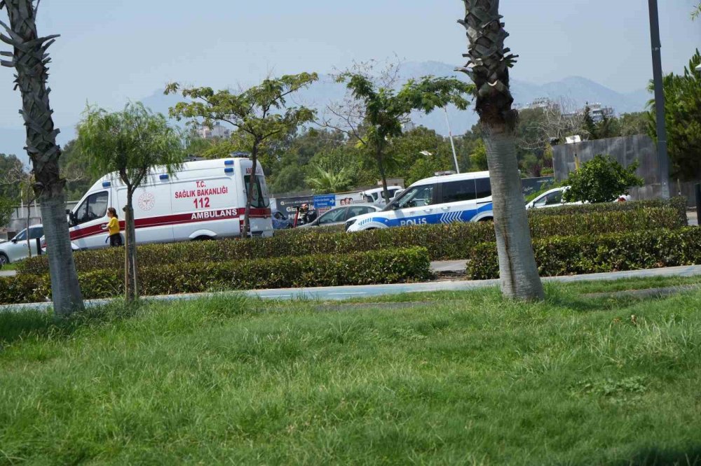 Konyaaltı Sahili’nde ceset şoku