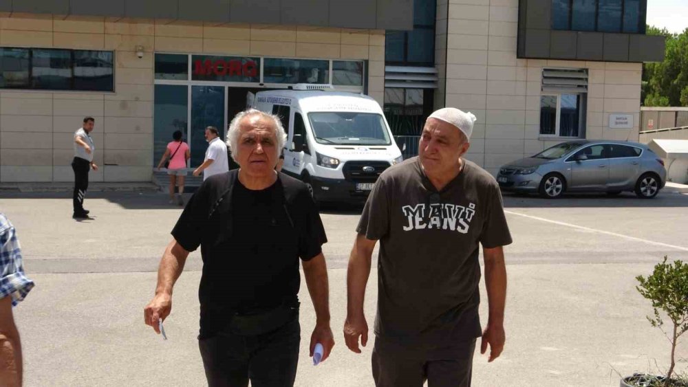 23 yaşındaki üniversite öğrencisi Arda Öztürk kaldırımda yürürken can verdi