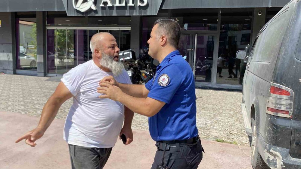 Kadını taciz etti, ailesi gelince kendini tuvalete kilitledi