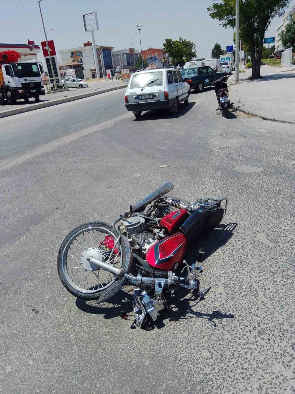 Kamyonetle çarpışan motosikletli Konya'ya sevk edildi