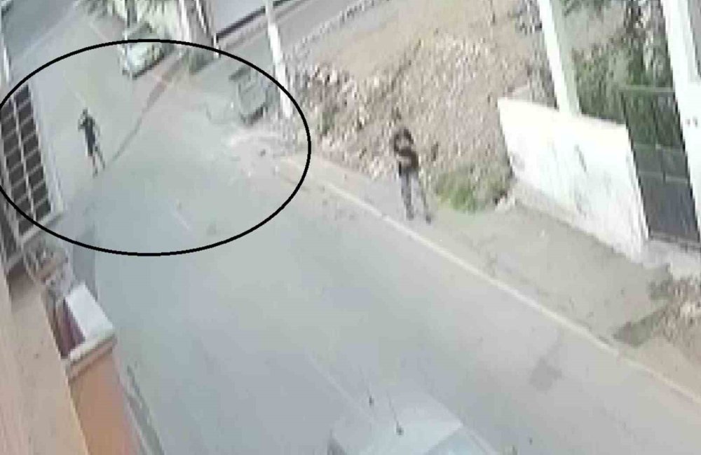 Sokakta Dehşet: Önce Dayısını Vurup Sonra Kafasına Sıktı