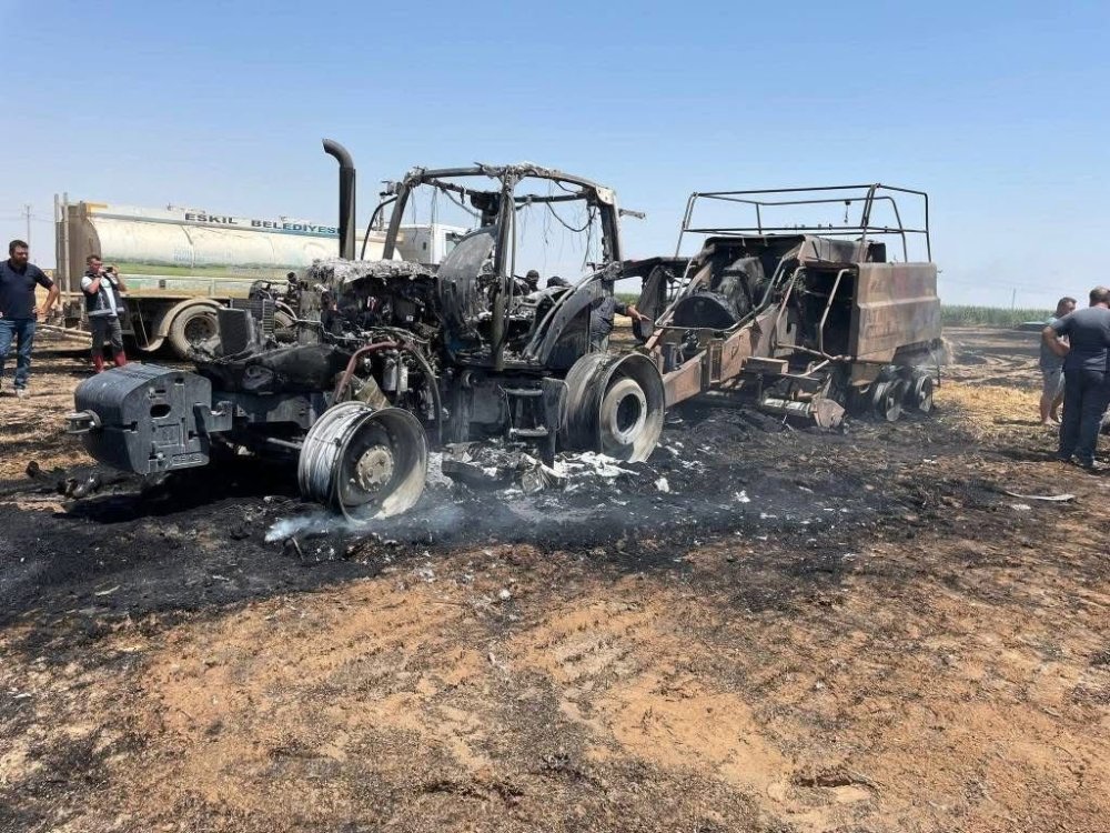 Traktör, balya makinesi ve 3 dekarlık alan kül oldu