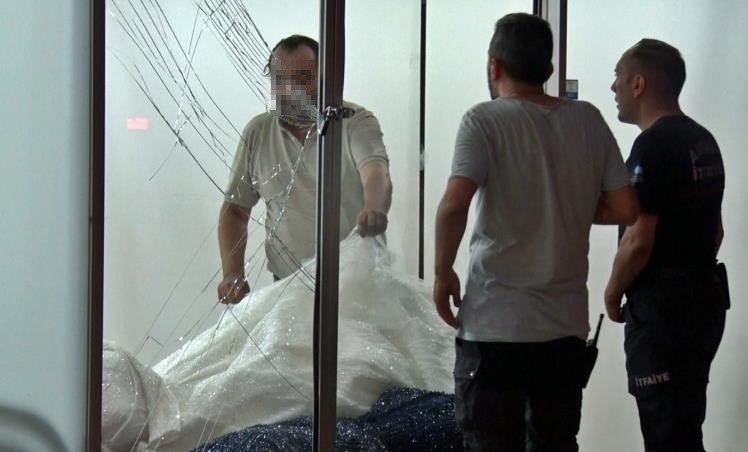 Tüpe çakmağı dayayınca tazyikli suyu yedi