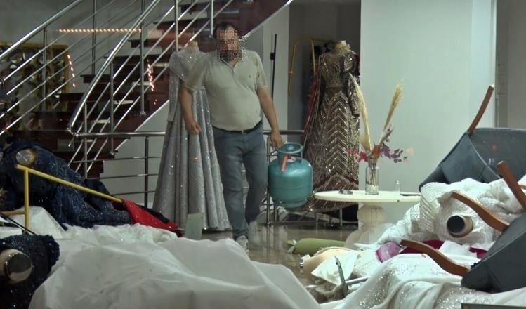 Tüpe çakmağı dayayınca tazyikli suyu yedi