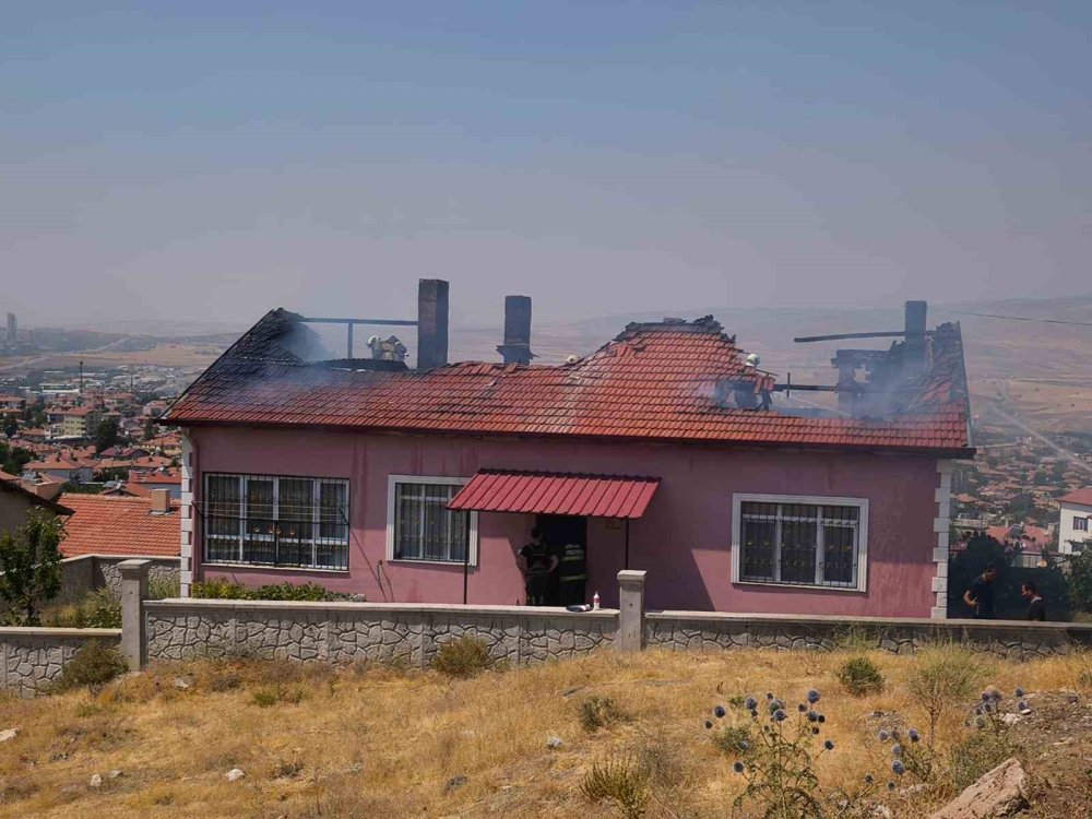 Anne ameliyata gitti, evde yalnız kalan çocuklar yangın çıkardı