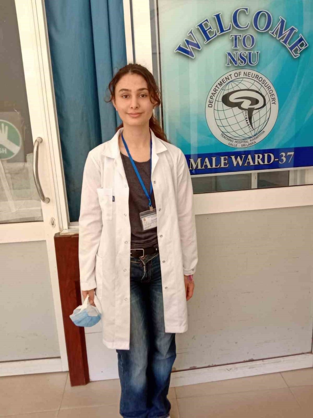 Eskişehirli lise öğrencisi Nursemin Ünlü, Sri Lanka'daki hastanede gönüllü oldu