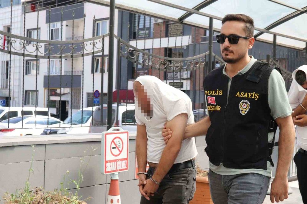 Dublörlü dolandırıcılık şebekesi çökertildi