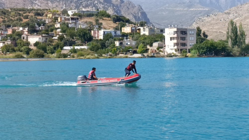 Düşen terliği almak için girdiği barajda kayboldu