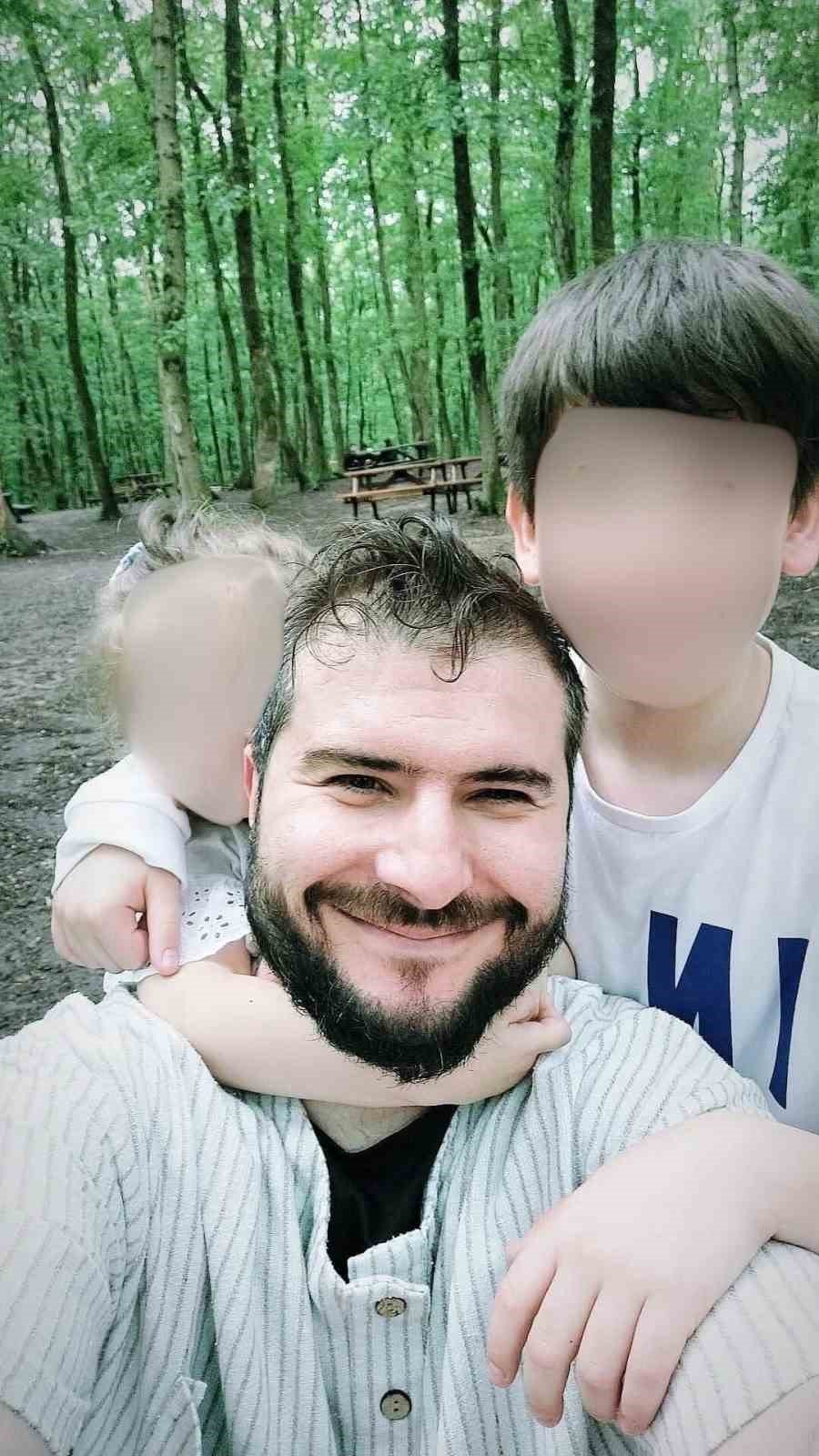 Karısının gözleri önünde bıçaklanarak öldürüldü