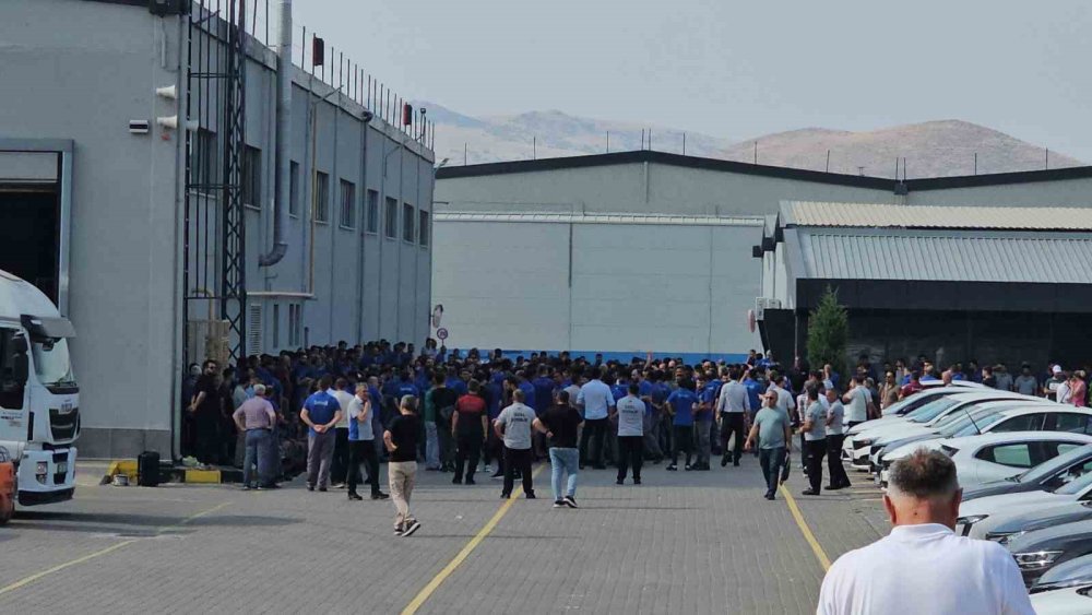 Yataş fabrikasında iş bırakma eylemi