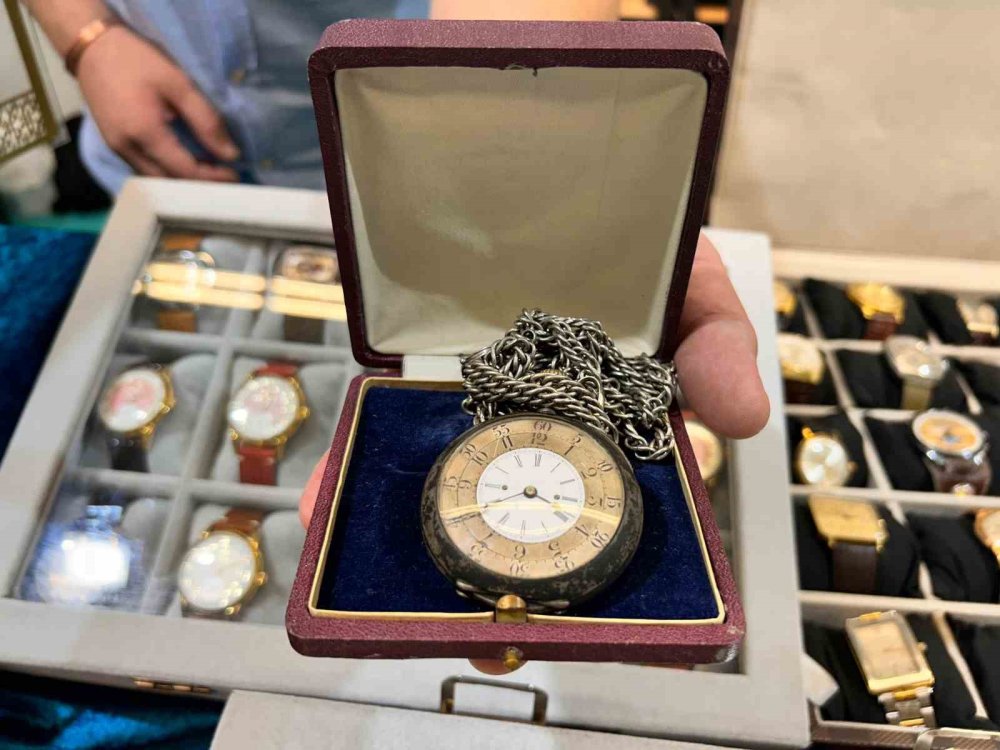 2. Abdülhamid’in Namaz Saati 4 Bin Dolara Satışta