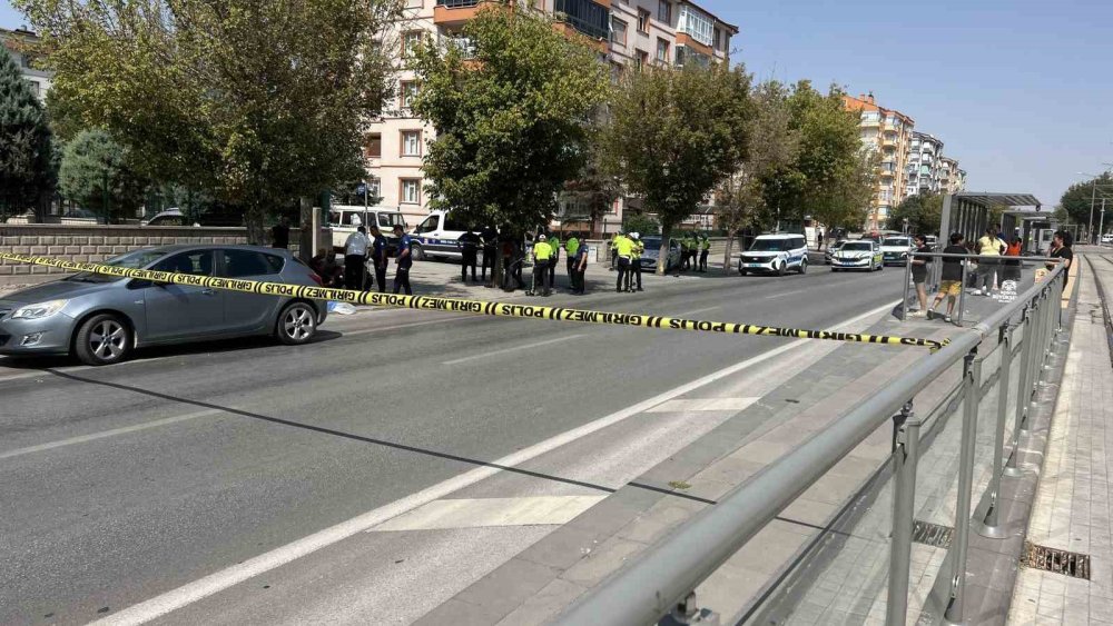 Kontrolden Çıkan Motosiklet Dehşet Saçtı: 2 Kişi Hayatını Kaybetti