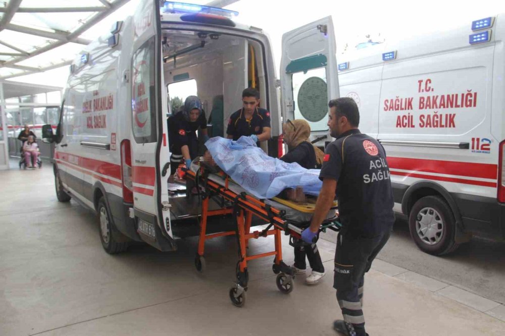 Kontrolden çıkan otomobil kanala düştü