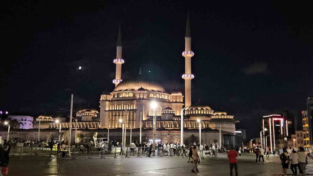 Türkiye genelinde 90 bin camide eş zamanlı dua programı