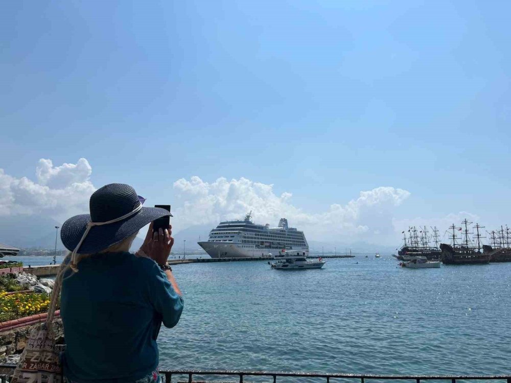 Amerikalı Nautica Alanya'da