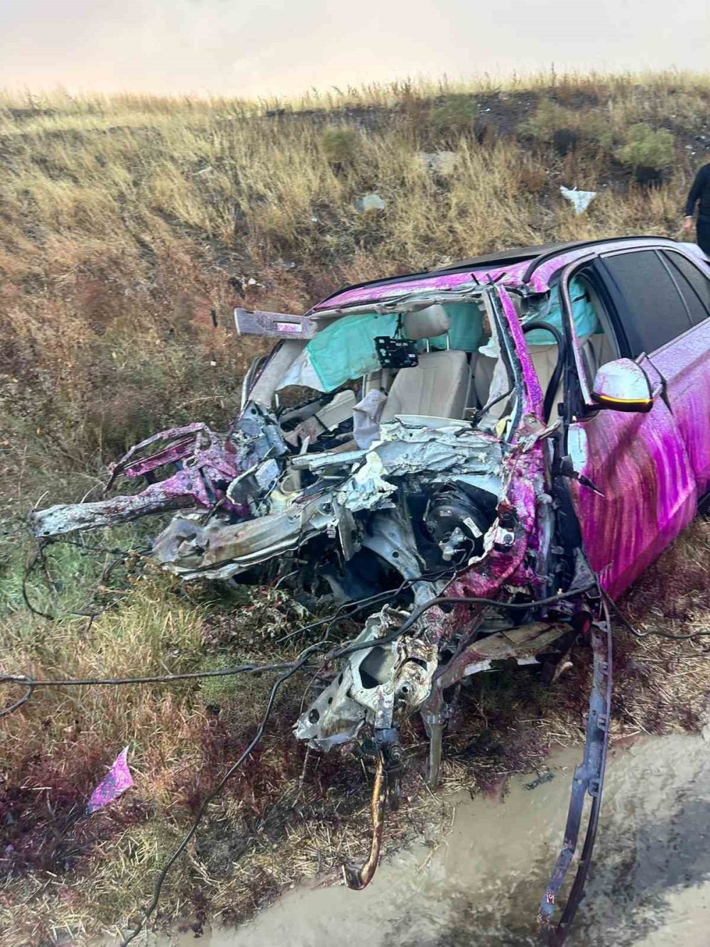 Tıra Çarptı Ön Dingili Koptu Plakası Bulunamadı