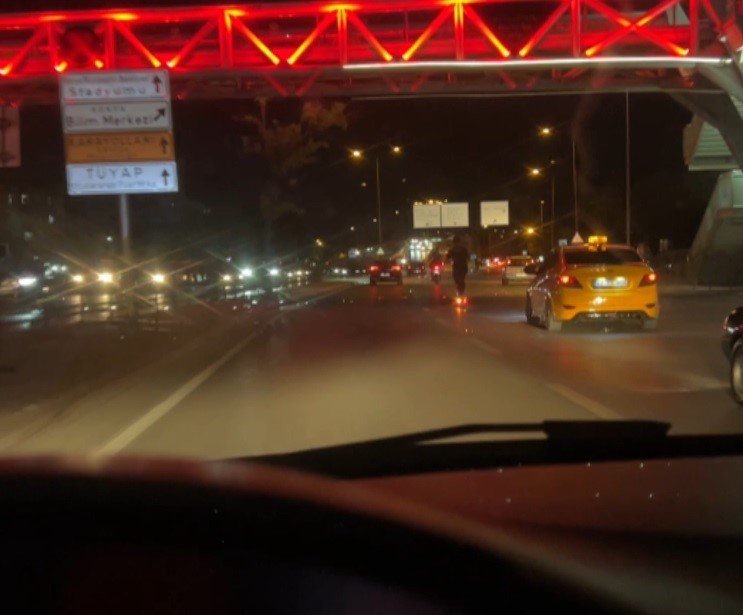 Yer İstanbul Yolu: Scooter'la 90 Kilometre Hıza Ulaştı