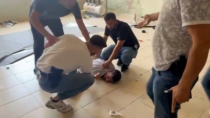 Firari hükümlüler sanayi dükkanında yakalandı