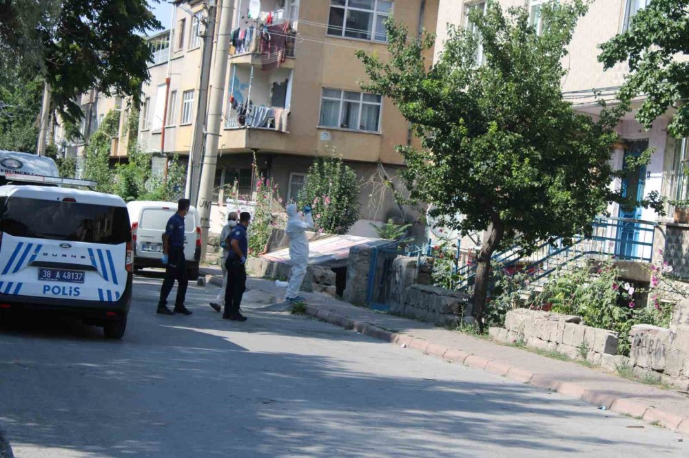 Komşular kokuyu fark etti, acı olay ortaya çıktı