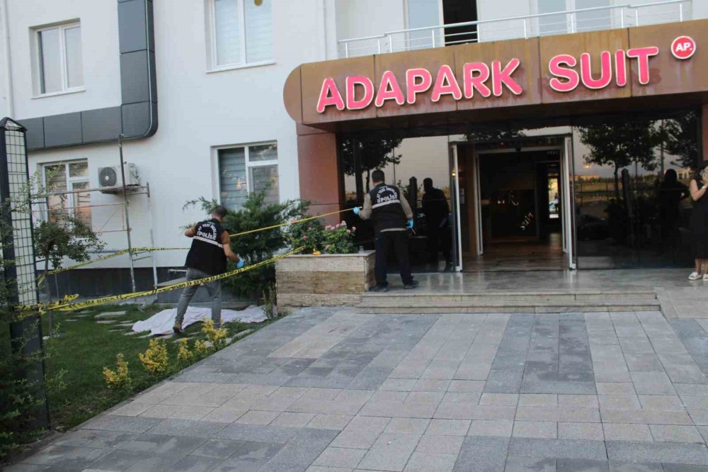 Süitte şüpheli olay! 8. kattan düşen kadın hayatını kaybetti