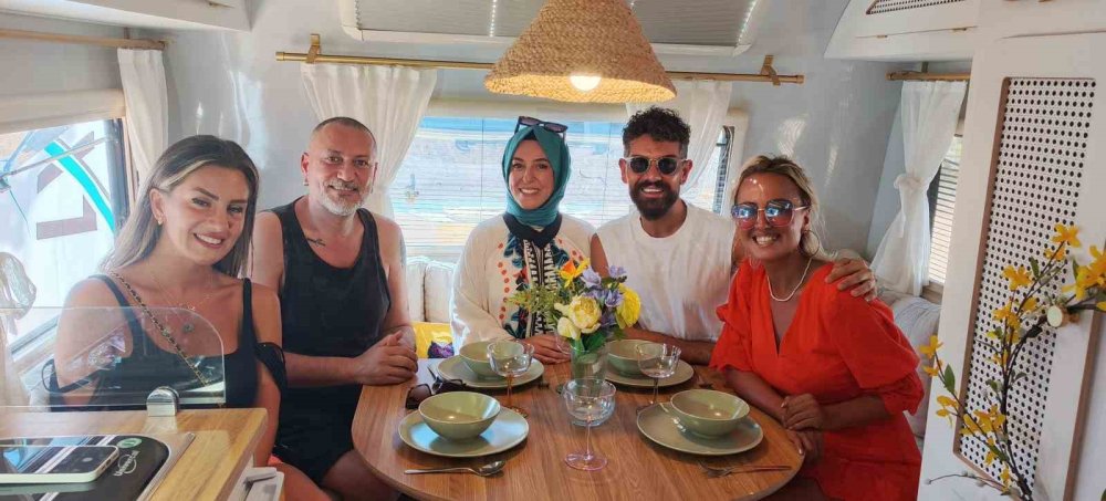 Göz koyduğu karavana misafir olarak gitti