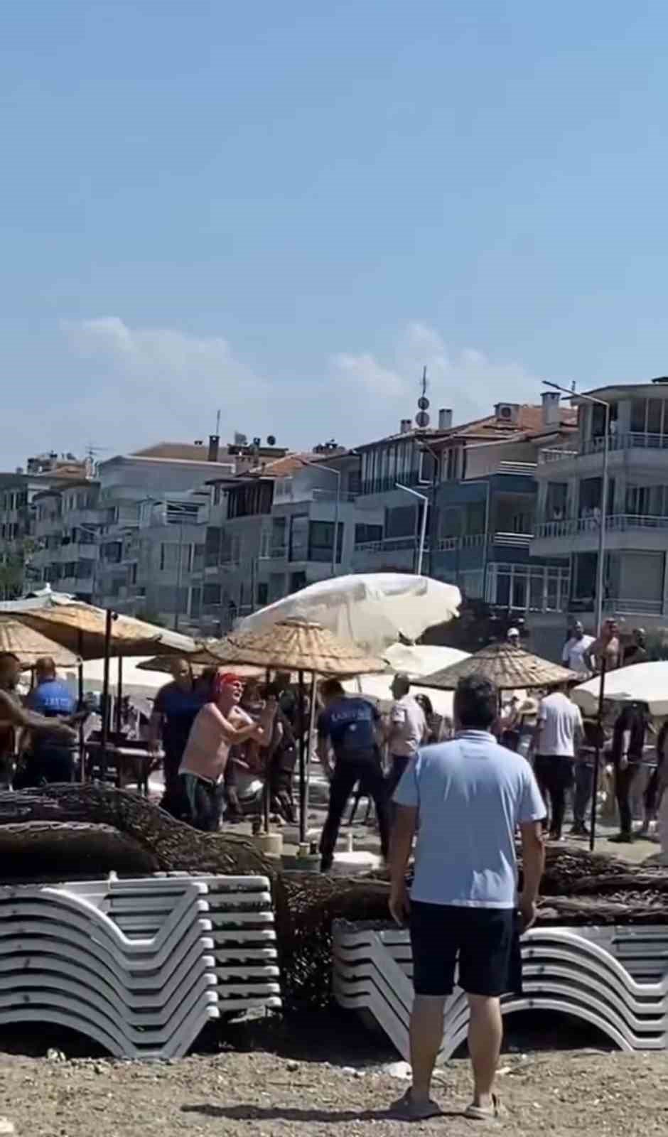 Halk plajında şezlong kavgası: Zabıta baskınında ortalık karıştı
