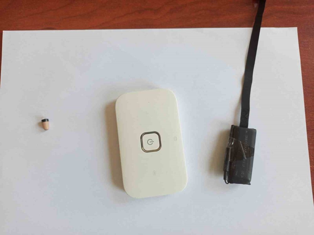 Kopya düzeneğiyle sınavına girmeye çalıştı, yakalandı