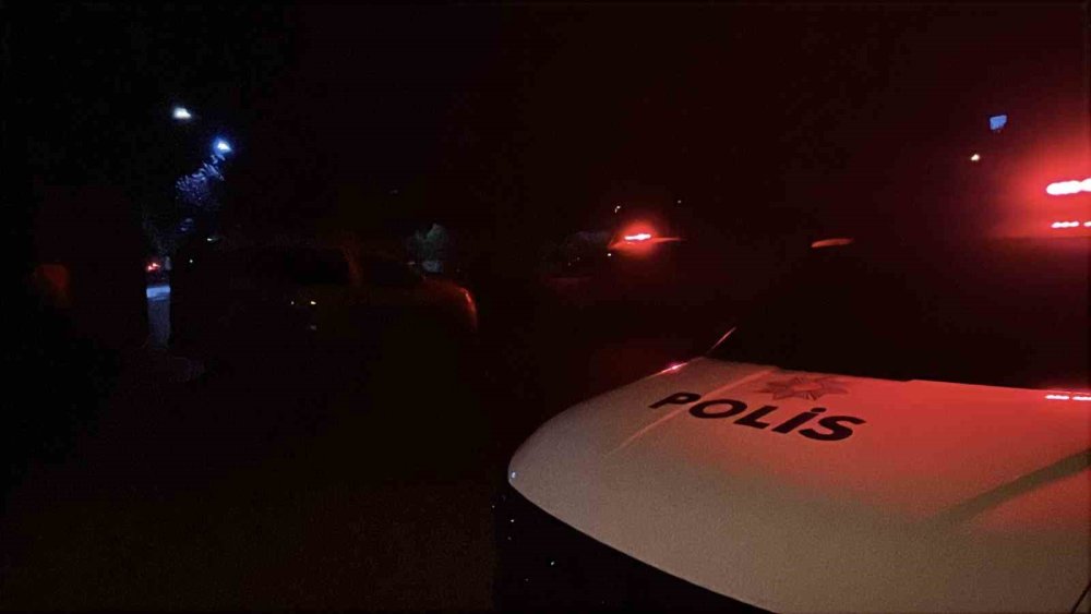 Selçuklu'da parkta bıçaklı kavga: 3 yaralı