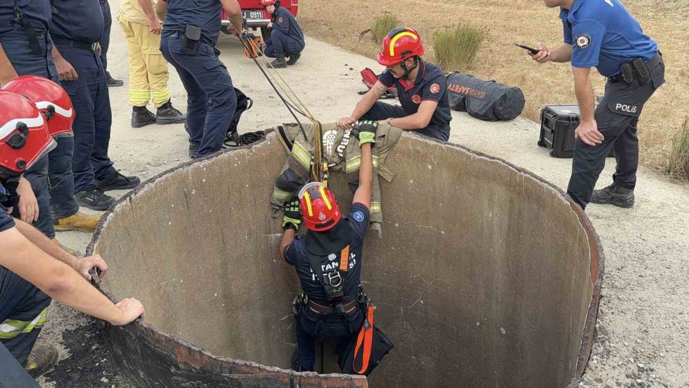 Hırsızlık için kuyuya inen şahsı ip kopunca arkadaşları bırakıp kaçtı