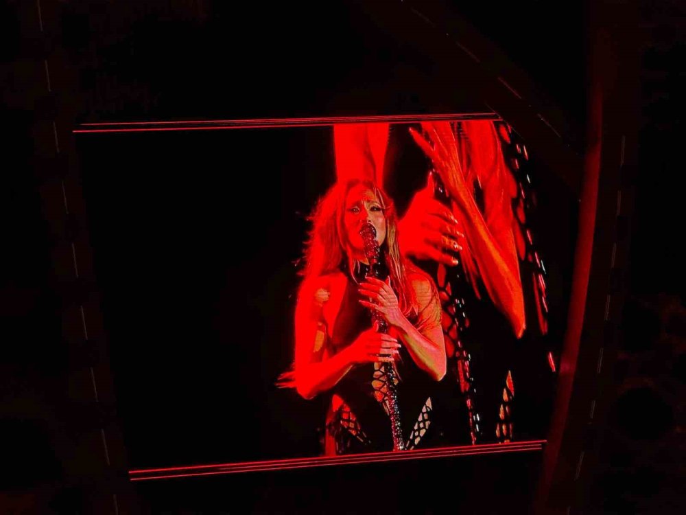 Jennifer Lopez İstanbul'u salladı