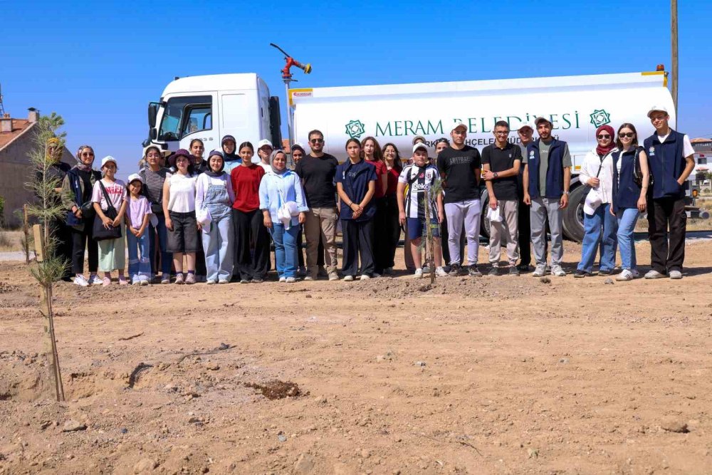 Meramlı gençlerden anlamlı mesaj