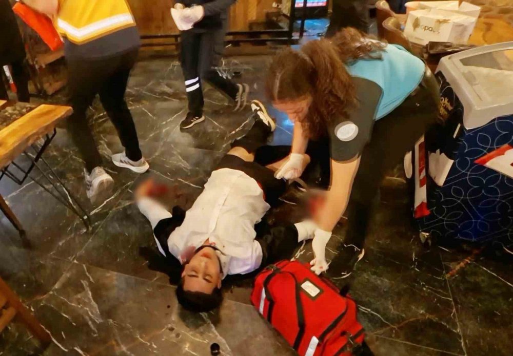 Eski eşinin çalıştığı restoranda dehşet saçtı