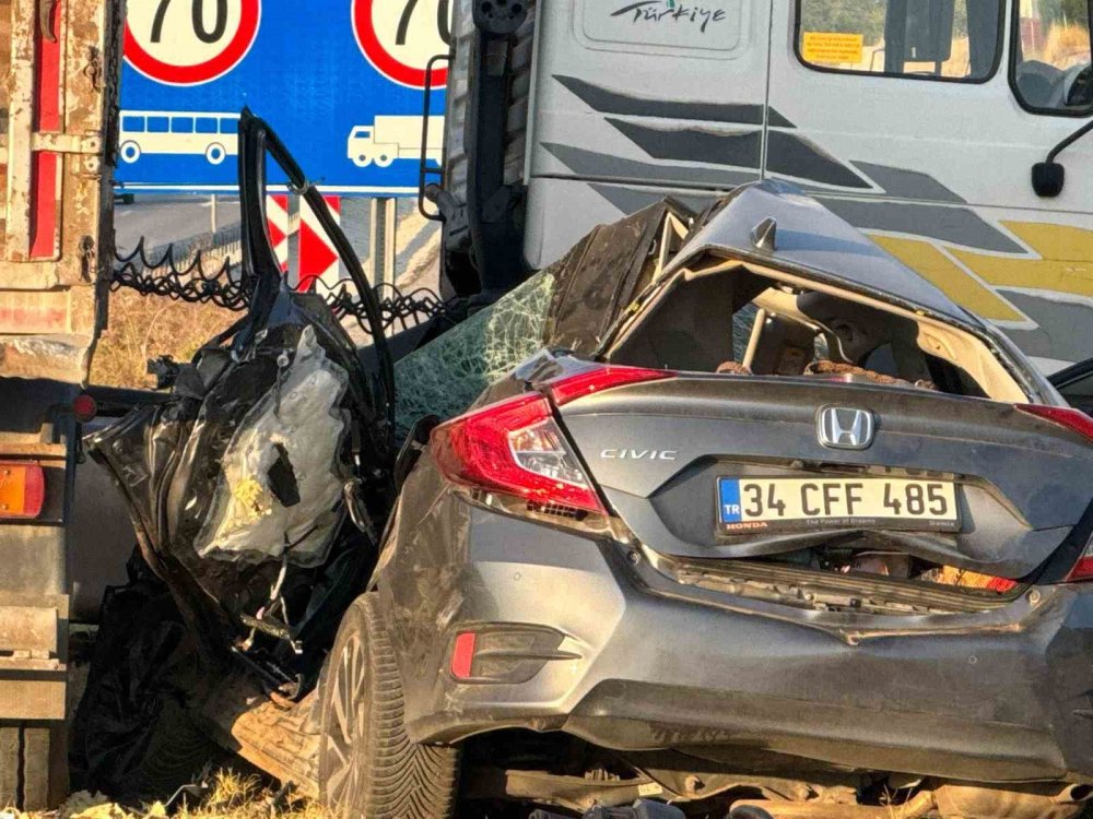 Tıra Ok Gibi Saplandı