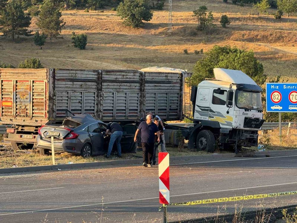 Tıra Ok Gibi Saplandı