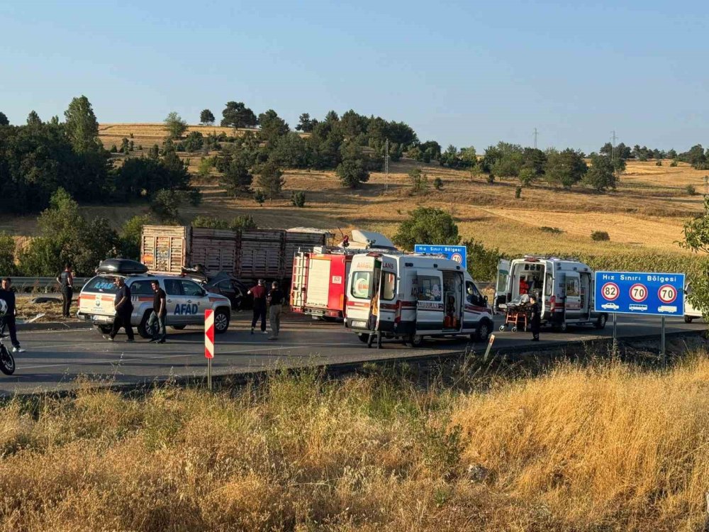 Tıra Ok Gibi Saplandı