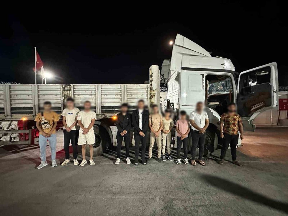 Yok Böyle Tır: İçinde 3 Polis Birimine Yetecek Suç Çıktı