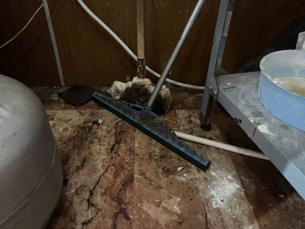 Hijyen skandalı! Bu mutfakta yemek yaptı, süresiz mühürlendi